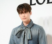 [TD포토] 이종석 '내가바로 선물'