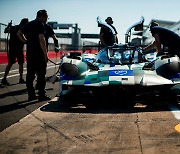 애스턴마틴, FIA WEC 무대를 향한 ‘발키리 AMR-LMH’ 테스트 실시