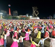 북한, '청년학생들 경축무도회' 진행…"애국청년들의 기상"