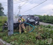 양양 국도서 사고 낸 승용차 불 타…20대 운전자 병원 이송