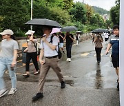 국가공무원 7급 공채 필기시험, 시험장 나서는 응시생들