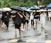 국가공무원 7급 공채 1차 시험마친 응시생들