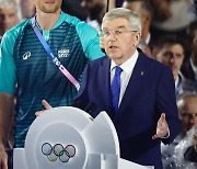 IOC 위원장 “한국을 북한 호칭, 깊이  사과”… 尹 “재발 방지를”