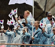 '한국 선수단 소개 실수' 바흐 IOC 위원장, 윤 대통령에 사과 의사 내비쳐