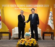 IOC 위원장, 윤 대통령에 '개막식 사고' 사과…"변명 여지 없어"[2024 파리올림픽]