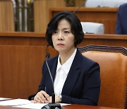 ‘자녀 아빠찬스 논란’ 이숙연, 37억 원 상당 가족 비상장주식 기부(종합)