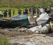 '18명 사망·1명 생존'…추락한 항공기서 조종사가 살아남은 이유