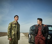 ‘청룡 부부’ 이제훈·구교환의 연기 파티 ‘탈주’ [多리뷰해]