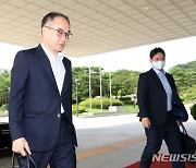 문정부, 검찰총장 수사지휘권 '박탈'…윤정부 검찰 갈등 '불씨'로