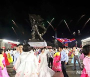 김일성광장에서 열린 조국해방전쟁승리 71주년 경축 행사