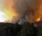 美·캐나다 서부, 덥고 건조한 날씨…산불 확산