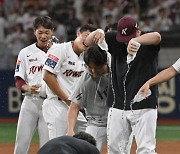 끝내기 송성문,'자비없는 축하' [사진]