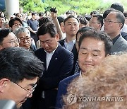 전주·완주 통합 반발 부딪힌 김관영 전북지사 "언제든 대화 응할 것"