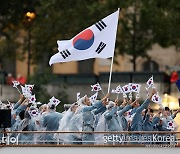 파리 하계올림픽, 17일 간의 열전 돌입…'우상혁·김서영 기수' 한국 48번째 입장 (종합)