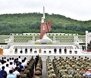 북한, '전승절' 맞아 청년들 결의모임 진행