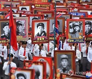 북한, '전승절' 맞아 청년들 행진 진행