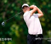 이경훈, PGA 투어 3M 오픈 3R 공동 12위…톱10 도전