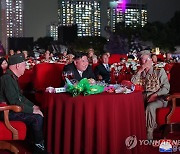 북한 김정은, 전승절 경축공연 관람