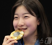 [뉴스1 PICK]'막내가 일냈다' 17세 반효진…'대한민국 100번째 金 주인공'