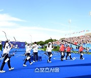 [포토]역사가 만들어진 장소로 입장하는 한국 여자 양궁 대표팀