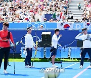 [포토]준결승전에서 중국 상대하는 한국 남자 양궁