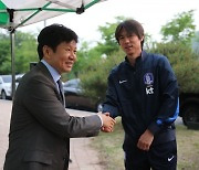 [GOAL 종로] ‘특혜 논란’ 홍명보 감독 “정몽규 축구협회장과 사전에 연락 없었다”