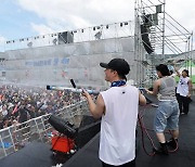 [포토]시원함이 쏟아지는 장흥 물축제