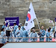 日 극우 때 아닌 조롱 "파리올림픽, 침몰하는 한국 상징"