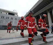 [포토] 세종문화회관서 지진 대응 훈련