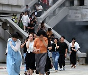 "지진 발생 시 신속하게 안전한 곳으로"