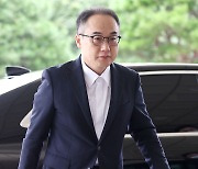 검찰총장 "김여사 공개소환·사과 지시 내린 적 없어"