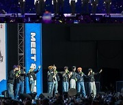 제로베이스원, 'KCON LA 2024'로 美 뜨겁게 달궜다➝8월 컴백