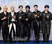 스트레이 키즈·BTS 지민, K팝 최초 ‘빌보드 200’ 1·2위