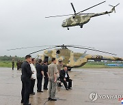 김정은, 신의주·의주군 수해 현장 방문 지휘