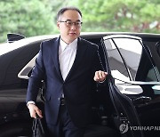 검찰총장 "수사팀에 김건희 여사 공개소환·사과 지시 안했다"