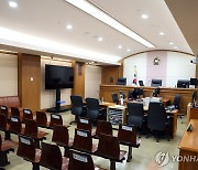 시내버스 출발할 때 넘어진 60대 승객…운전기사 무죄