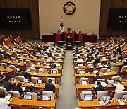 닷새 넘어가는 필리버스터 소모전…野, 내일 방송4법 강행처리(종합2보)