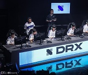 DRX 챌린저스, T1 꺾고 5연패 탈출…PO 희망 이어가