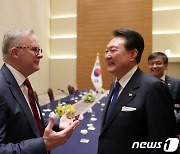 尹, 호주 외교장관 접견…"안보·경제 등 양국 관계 한 단계 더 도약"