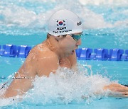 '예선 전체 1위' 조성재, 한국 수영 최초 올림픽 평영 준결승 진출