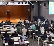 의평원, 증원된 의대 30곳 6년간 매년 평가 예고…교육부 "매우 유감"