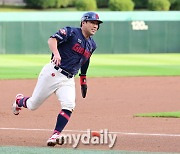 [MD포토] 전준우 '홈까지 뛰자'