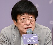 '저녁바람'김창완, "아침은 지난 밤의 마무리, 저녁이 새로운 날을 여는 시간이 될 수 있겠다"