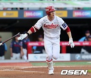 ‘13안타 3홈런 폭발’ SSG, 롯데 11-5 대파하고 4연승 질주…단독 4위 점프 [인천 리뷰]