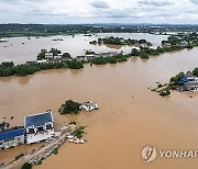 CHINA HUNAN XIANGTAN JUANSHUI RIVER DIKE BREACH RESCUE