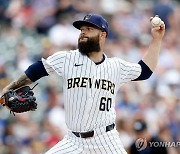 2015년 MLB 사이영상 수상자 카이클, 일본 지바 롯데 입단