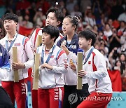 [올림픽] 태극기·인공기 나란히 오른 탁구장…남북 선수들 삼성폰 '셀카'