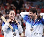 [올림픽] 도쿄서 울고 파리에선 웃은 신유빈 "묵묵히 잘 견뎠다"