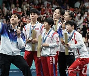 대륙 달군 남·북 탁구선수 셀피…"스포츠에 국경 없다" [올림픽]