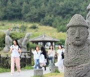 제주 갈 돈이면 일본 간다?…"공감하지만 실제 일본이 2배"